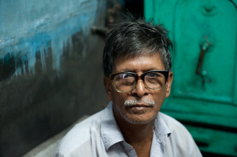 Bangladesh,portrait,Dahka,silversmith,man,glasses,0448-106